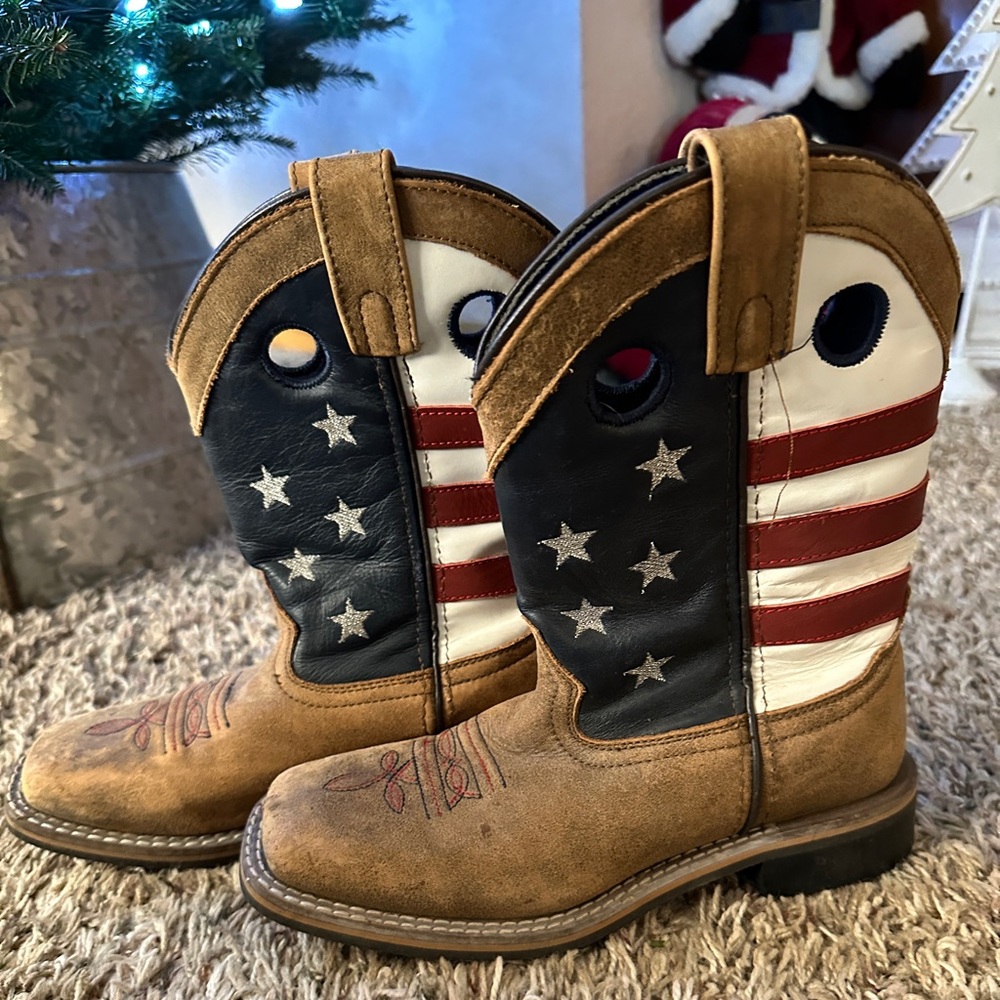 Boys size 2 Smoky Mountain Boots